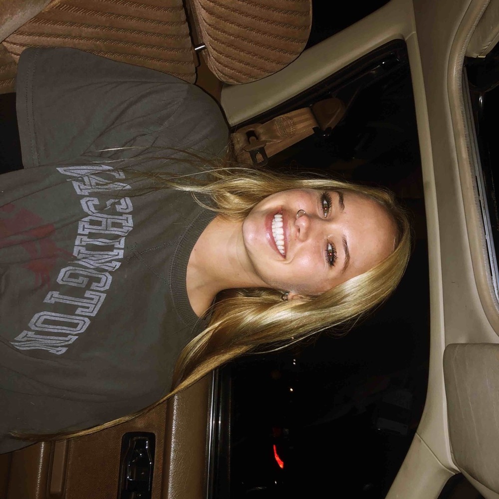 Meet your Posher, Dana